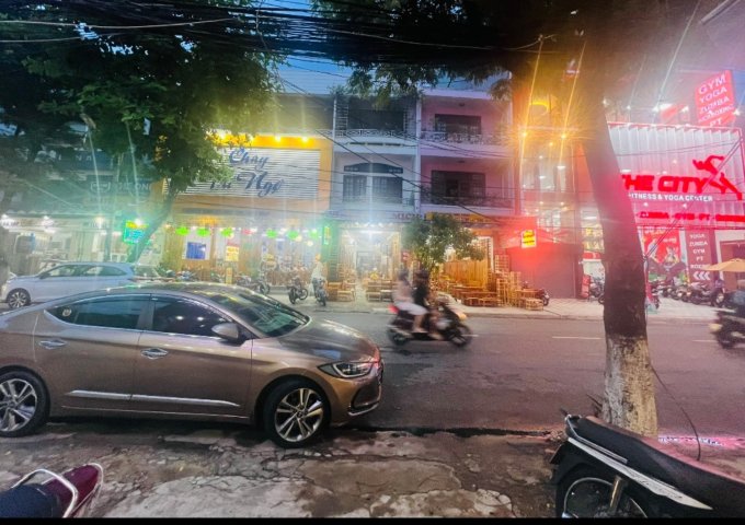 BÁN NHÀ MẶT TIỀN NGAY TRUNG TÂM TP ĐƯỜNG ÔNG ÍCH KHIÊM , HẢI CHÂU , ĐÀ NẴNG 13.5 TỶ