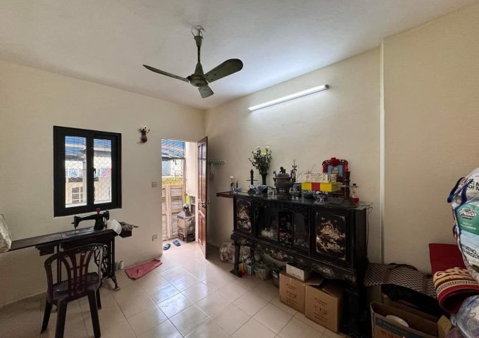 Chính chủ cần bán nhà 3 tầng 2 mặt ngõ thoáng, ngõ Giếng Mứt, Bạch Mai sổ đỏ đẹp giao dịch ngay