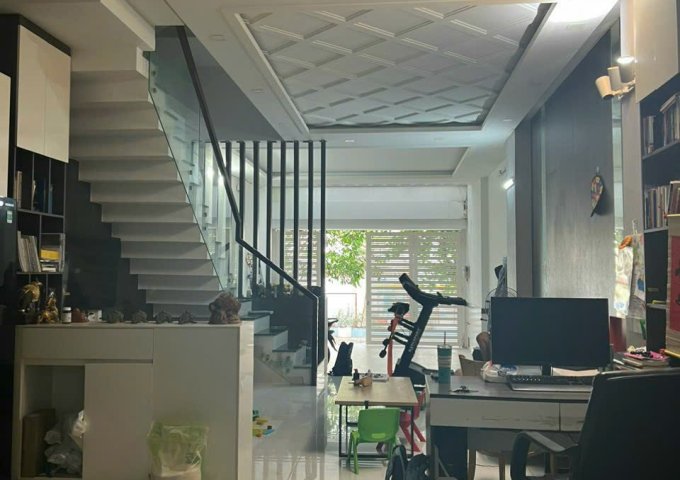 Bán nhà khu Savimex Phú Thuận, Quận 7, Dt 5x18m. 3 lầu, St. Giá 12,5 tỷ