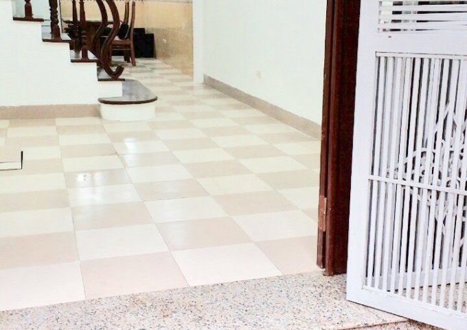 Chính chủ cho thuê nhà ở ngõ 283 Đội Cấn, Phường Liễu Giai, quận Ba Đình, Hà Nội