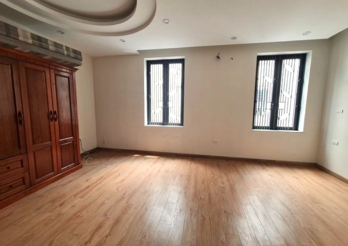 Bán gấp! Biệt thự Liền kề KĐT Việt Hưng, 120m2, 4T, không gian xanh mát, chỉ 23 tỷ.