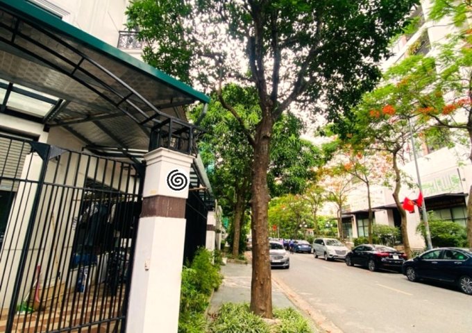 Bán gấp! Biệt thự Liền kề KĐT Việt Hưng, 120m2, 4T, không gian xanh mát, chỉ 23 tỷ.