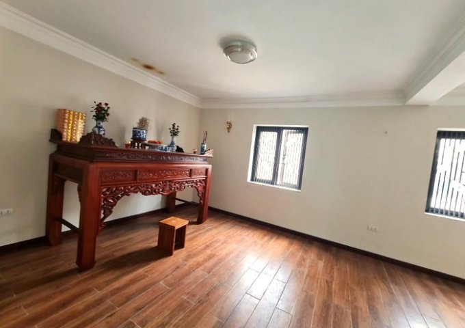 Bán gấp! Biệt thự Liền kề KĐT Việt Hưng, 120m2, 4T, không gian xanh mát, chỉ 23 tỷ.