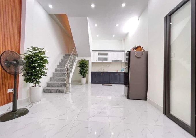 Bán nhà riêng tại Đường Nguyễn Lương Bằng, Đống Đa,  Hà Nội diện tích 33m2  giá 4.8 Tỷ