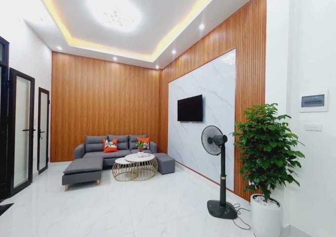 Bán nhà riêng tại Đường Nguyễn Lương Bằng, Đống Đa,  Hà Nội diện tích 33m2  giá 4.8 Tỷ