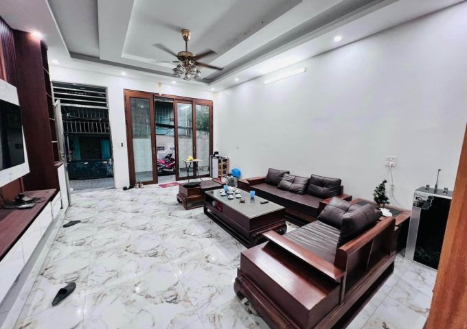 RẺ BẤT NGỜ: Nhà phố Khương Trung,Thanh Xuân-Nhà đẹp ở ngay,ngõ ô tô,SĐCC.