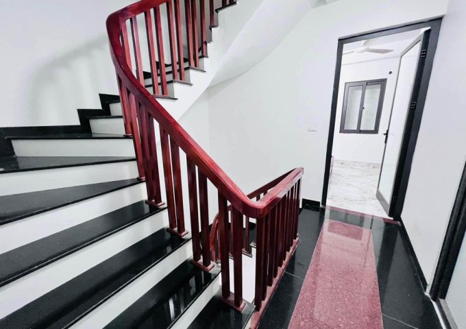 RẺ BẤT NGỜ: Nhà phố Khương Trung,Thanh Xuân-Nhà đẹp ở ngay,ngõ ô tô,SĐCC.