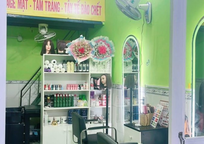 Mình cần sang tiệm Nail-Mi-Gội đang hoạt động bình thường 𝐃c: Dĩ An.Bình Dương