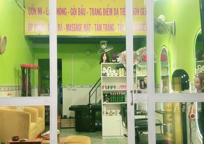 Mình cần sang tiệm Nail-Mi-Gội đang hoạt động bình thường 𝐃c: Dĩ An.Bình Dương