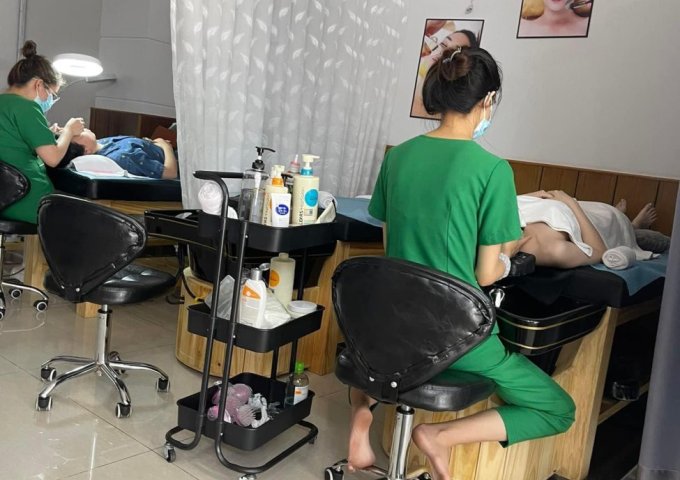 Chính chủ cần sang tiệm spa gồm nail, mi, chăm sóc da, gội đầu