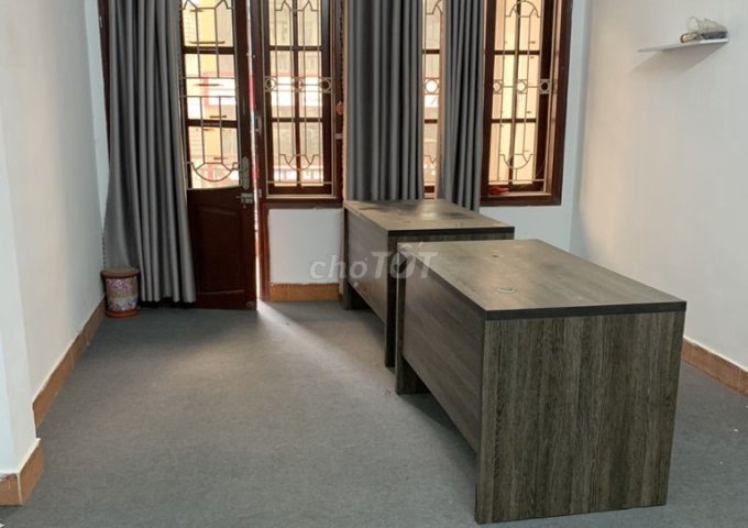 Cho thuê Văn Phòng Riêng Biệt , làm việc độc lập mặt đường Phố Vọng