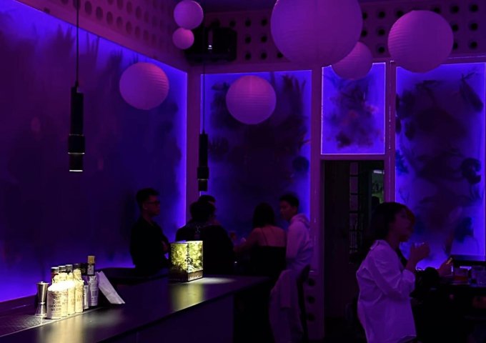 Cần sang nhượng lại quán cocktail bar, chuyên về pha chế và kinh doanh các loại rượu.