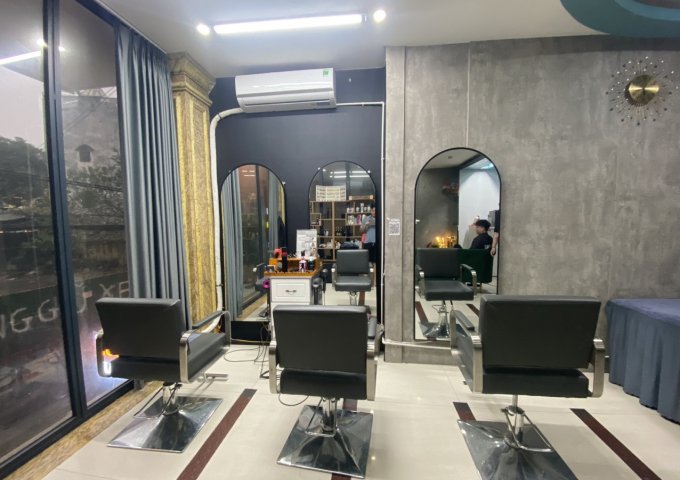 Em có 1 mặt bằng kinh doanh salon&spa cần sang nhượng do chủ mua nhà nên chuyển về nhà làm. Hoặc sang nhượng mặt bằng