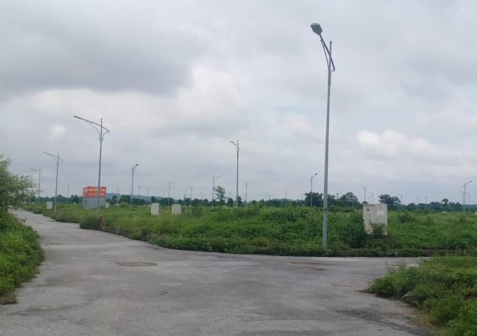 Cc gửi bán thửa đất 120m2, 3x tr/m2 (x tý hon), mt=hậu=8m, ô số 123 DV Đồng Trà, Phú Nghĩa, Chương Mỹ, HN.