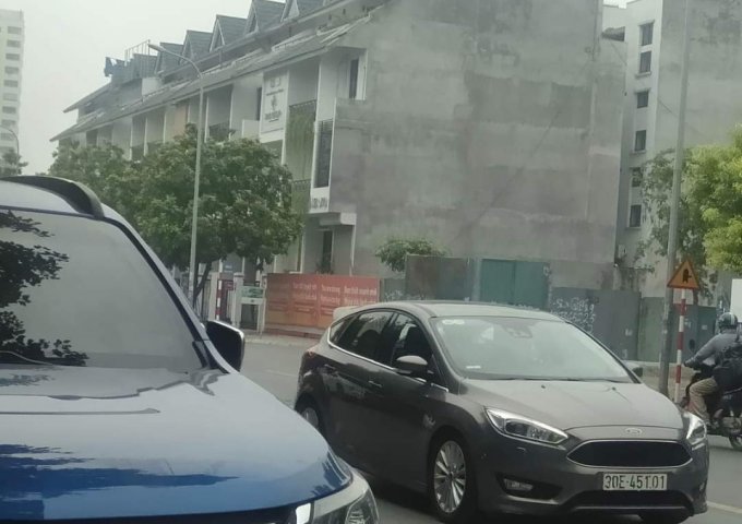 Bán nhà Mặt phố Nguyễn Chánh, Cầu Giấy 62m2*5T*28 tỷ, vỉa hè kinh doanh, DV ô tô dừng đỗ ngày đêm