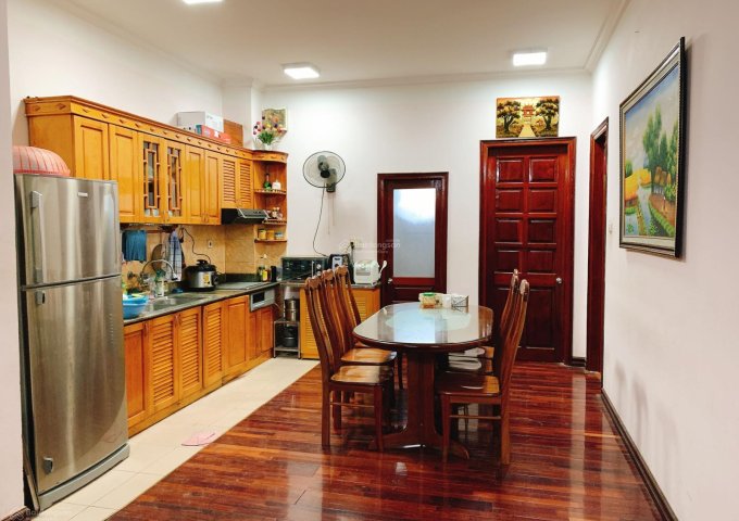 Chính chủ cần bán căn hộ chung cư 2PN 103m2 tại tòa B Làng Quốc Tế Thăng Long liên hệ 0904175727