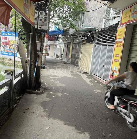 Cần bán đất thổ cư, DT sổ 77m2; DT thực 77,7m2, xe 7 chỗ vào trong nhà