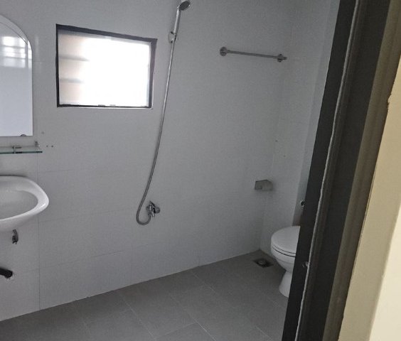 Cho thuê nguyên tầng 2, 40m2, có bếp riêng, WC riêng rộng rãi tại Phường Võ Thị Sáu, Quận 3.