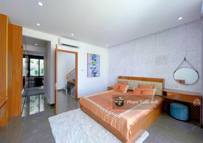 HOT và hiếm! Nhà có khuân đất cực đẹp 8x18m, ngay cổng nhà ga T3 giảm sâu 4 tỷ chỉ còn 22 tỷ