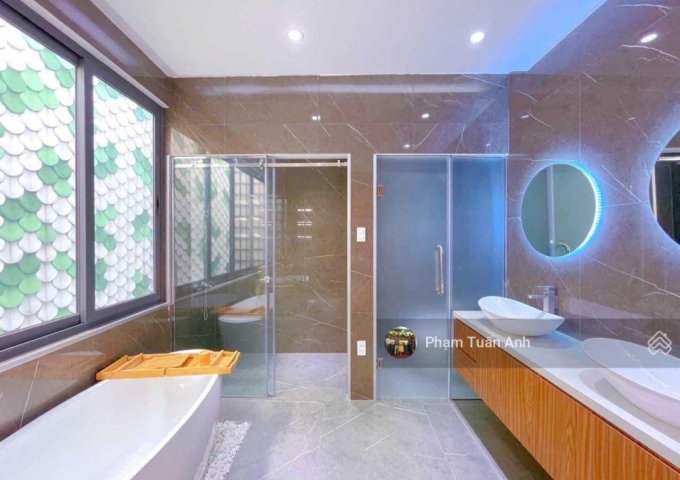 HOT và hiếm! Nhà có khuân đất cực đẹp 8x18m, ngay cổng nhà ga T3 giảm sâu 4 tỷ chỉ còn 22 tỷ