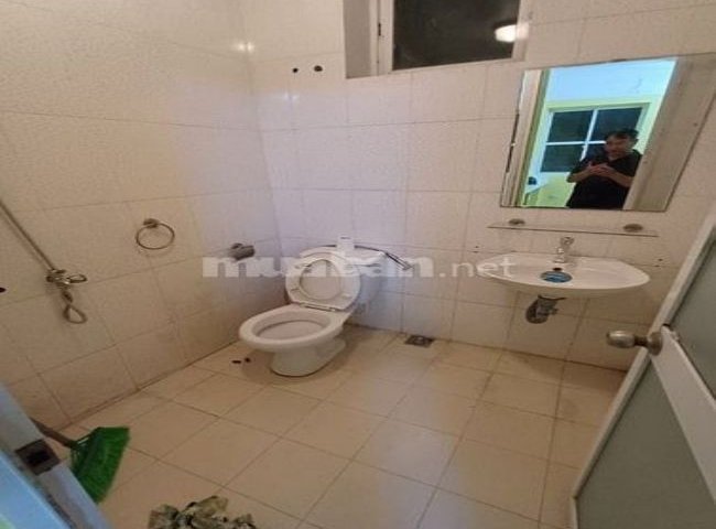 Chính chủ cần bán căn hộ chung cư tầng 2, địa chỉ nhà A1- Cánh Đồng Mơ, Hai Bà Trưng