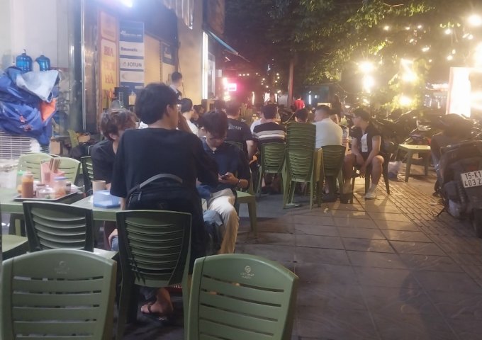 Sang nhượng quán ăn địa điểm đẹp Tại Đống Đa