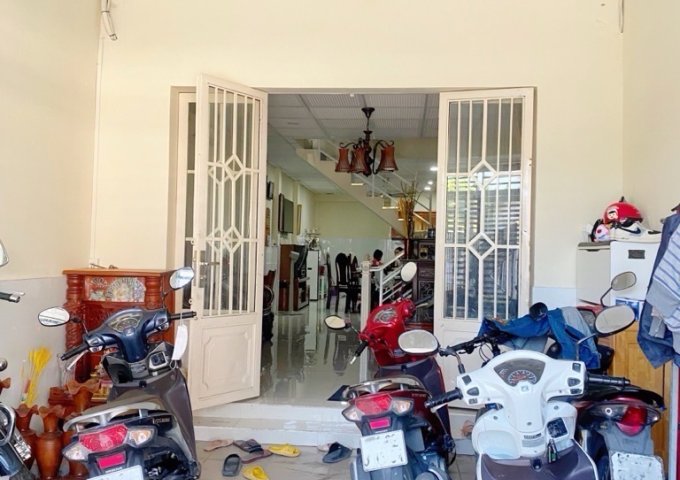 Bán nhà mặt tiền 4,15x18m giá 5,7 tỷ Đường Tân Chánh Hiệp 3