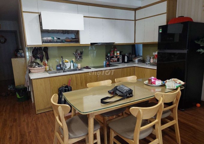 Cho thuê căn góc chung cư Sky Central 176 Đường Định Công, full đồ, có lot ô tô