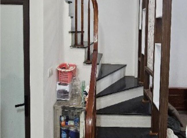 Cần bán nhà tại địa chỉ phố Đàm Quang Trung, phường Long Biên, quận Long Biên