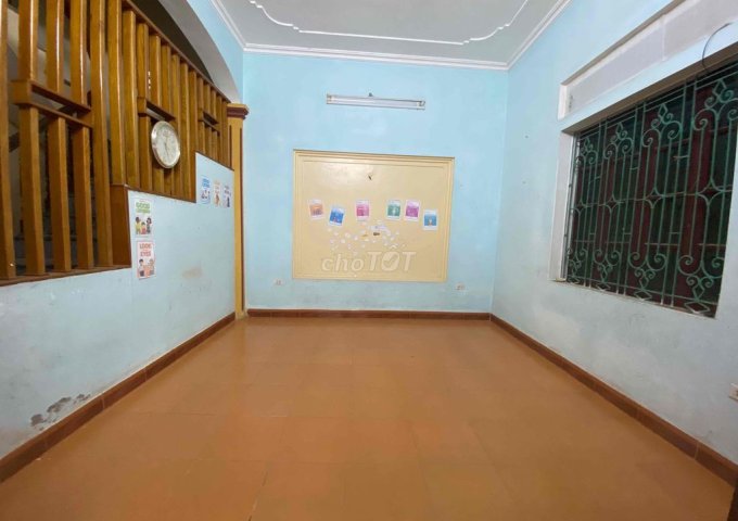 Chính chủ cho thuê nhà nhà 3 tầng có 4 phòng ngủ - Thuỵ Khuê , Xã Sài Sơn, Huyện Quốc Oai, Hà Nội