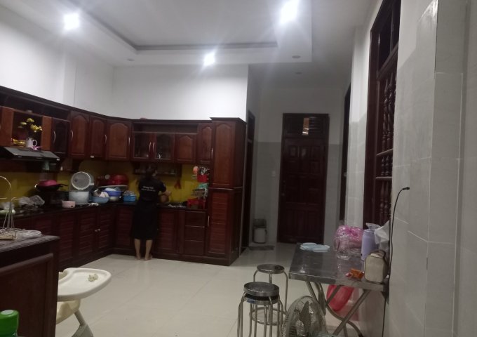 27 Bán nhà 2 tầng mặt tiền trục chính Hòa Phước 2.xx tỷ gần cụm trường học, nhà mới xách valy vào ở