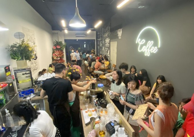 Chính chủ cần sang nhượng quán cafe, ăn sáng trên tầng thượng chung cư 349 Vũ Tông Phan