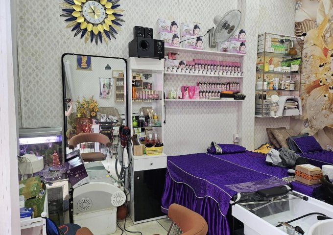 Sang nhượng tiệm Spa Mi Nail mặt tiền đẹp tại Long Biên