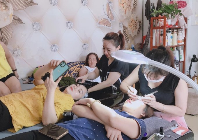 Sang nhượng tiệm Spa Mi Nail mặt tiền đẹp tại Long Biên