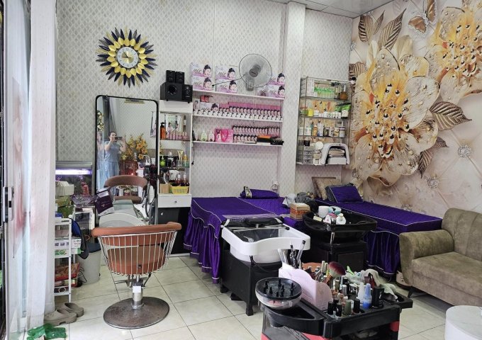 Sang nhượng tiệm Spa Mi Nail mặt tiền đẹp tại Long Biên