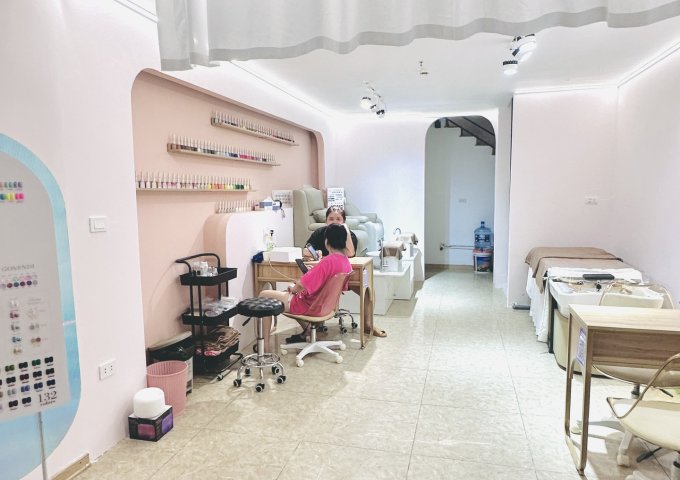 Sang nhượng tiệm Nail, mi, gội đầu mặt tiền đẹp tại Bắc Từ Liêm