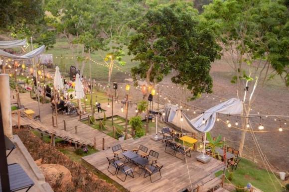 Sang quán cafe rộng 1900m2 + 1300m2 ruộng, view ruộng cao đẹp.