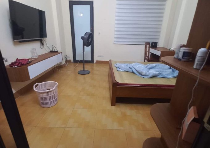 Bán Nhà Ngõ 73 Phố Hoàng Ngân 38m2 x 5 tầng , tổng 6 phòng ngủ đầy đủ công năng , full nội thất , Chủ mới về sẵn ở , giá 6,5 tỷ