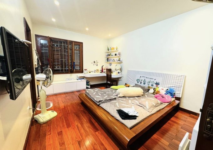 Bán Nhà Ngõ 73 Phố Hoàng Ngân 38m2 x 5 tầng , tổng 6 phòng ngủ đầy đủ công năng , full nội thất , Chủ mới về sẵn ở , giá 6,5 tỷ