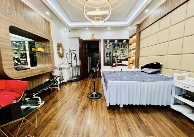 Bán nhà liền kề ngõ 196 Hồ Tùng Mậu, 3 ô tô tránh, vỉa hè, thang máy, 250 triệu/m2