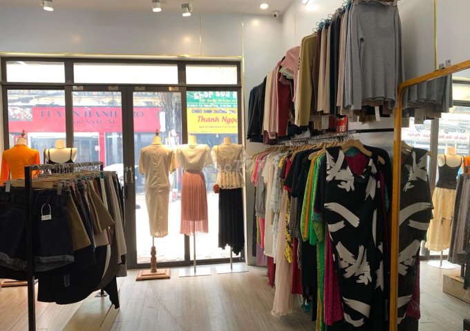 Mình cần sang nhượng cửa hàng kinh doanh quần áo thời trang nữ ở đường chợ Lắp Ghép.