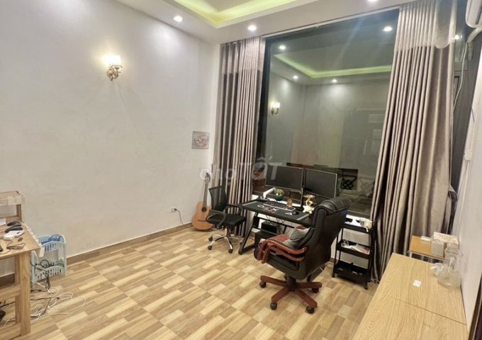 Chính chủ cho thuê cả nhà nguyên căn đầy đủ nội thất tại ngõ 63 Lê Đức Thọ, Nam Từ Liêm