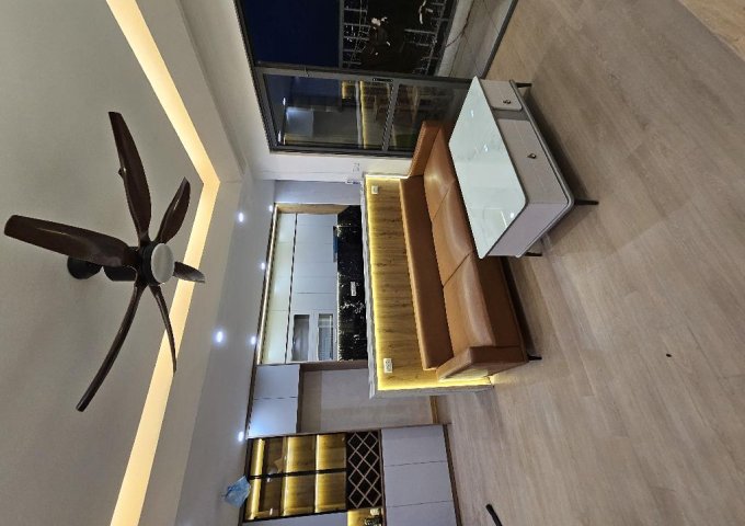 Bán Chung Cư Rice City Sồng Hồng, Phố Gia Quất, Long Biên 70m2, giá 3,8 tỷ -	Căn chung cư với nội thất thiết kế đẹp, hiện đại gồm 1 phòng khách, 1 phò