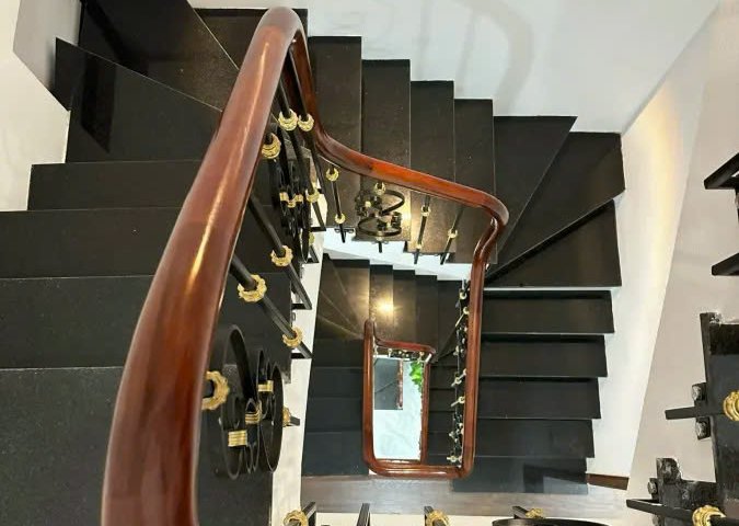 NÚI TRÚC, BA ĐÌNH, NGÕ THÔNG, Ô TÔ ĐỖ CỬA,KINH DOANH , HIẾM NHÀ BÁN 26M2 X 5 TẦNG MẶT TIỀN 3M GIÁ 7,9 TỶ