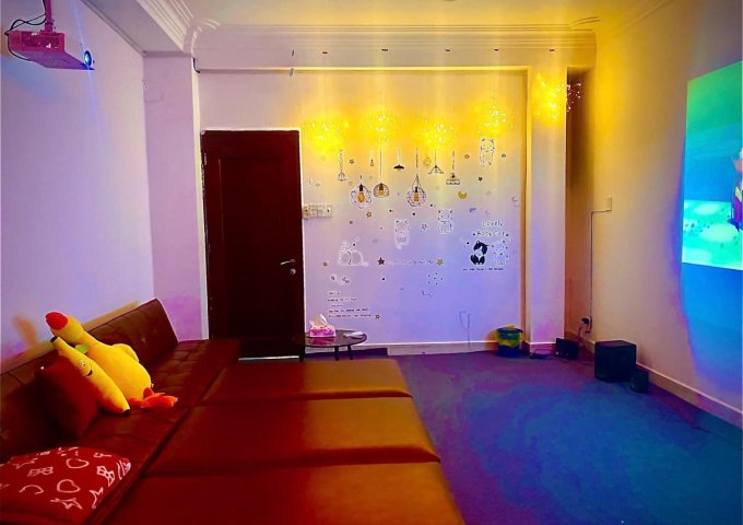 Cho thuê biệt thự góc 2 mặt tiền đường Hoàng Sa, Phường 5, Tân Bình