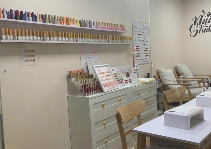 Sang nhượng cửa hàng Nail, Mi, Gội đầu lâu năm mặt tiền đẹp tại Ba Đình