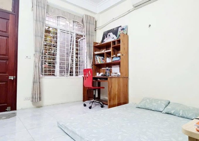 Bán nhà mặt phố Hòa Mã, diện tích 140m2, 79.5 tỷ, vỉa hè rộng, đường ô tô 2 chiều, kinh doanh đỉnh