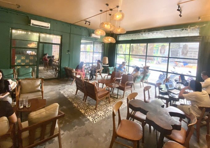 Sang quán cafe đang kinh doanh. Lượng khách ổn định, vào kinh doanh ngay tại Cần Thơ