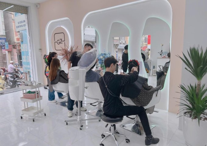 Sang nhượng salon tóc mặt bằng đẹp tại Đê La Thành