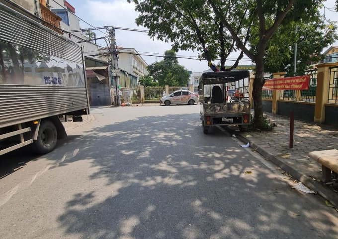 Bán đất Cổ Bi, Gia Lâm, Hà Nội. 90m2, lô góc đường 10m. Giá 8xxx tr. Lh 0989894845